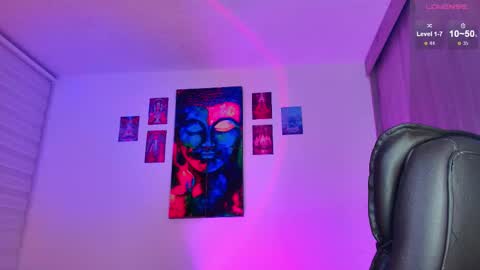 Julian Independent Model online show from 03.12.26