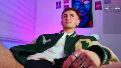 Julian Independent Model online show from 04.10.26