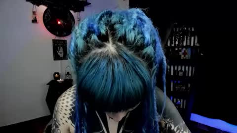 Snapshot of dimmuanddarkness chatting on 01.17.26 dimmuanddarkness online show from 01.17.26