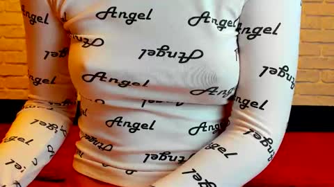 Snapshot of dimond_lo chatting on 10.12.25 DimondLo online show from 10.12.25