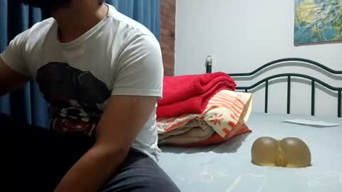 Snapshot of dinchtcams chatting on 06.26.26 Dincht online show from 06.26.26