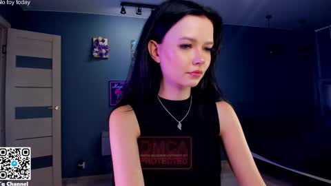 Snapshot of dindin_ chatting on 09.27.25 Jessie online show from 09.27.25