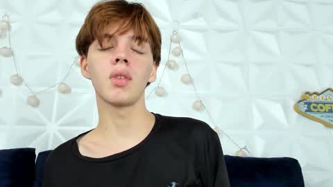 Snapshot of dioniso_69 chatting on 02.11.25 apollo online show from 02.11.25