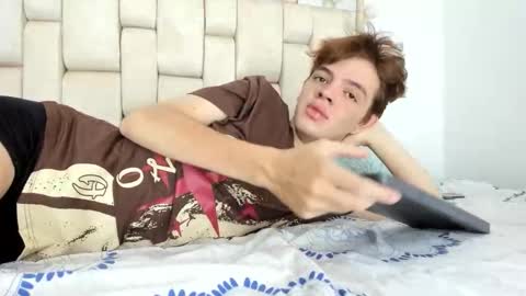 Snapshot of dioniso_69 chatting on 10.12.25 apollo online show from 10.12.25