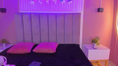 Cristal  online show from 10.04.25