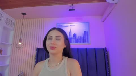 Snapshot of diosa_cristal chatting on 05.26.26 Cristal online show from 05.26.26