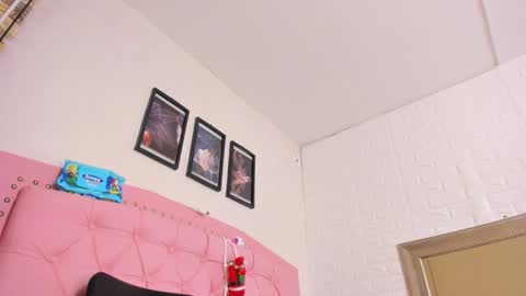 Snapshot of diosaa_golden chatting on 01.04.25 DIOSA online show from 01.04.25