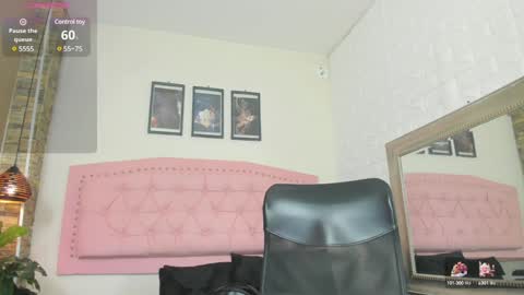 Snapshot of diosaa_golden chatting on 01.11.25 DIOSA online show from 01.11.25