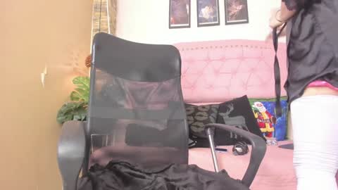 Snapshot of diosaa_golden chatting on 02.02.25 DIOSA online show from 02.02.25