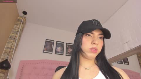 Snapshot of diosaa_golden chatting on 02.08.25 DIOSA online show from 02.08.25