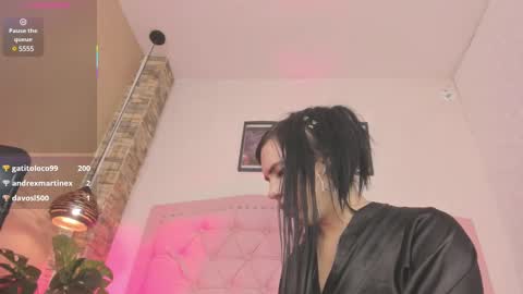 Snapshot of diosaa_golden chatting on 03.10.25 DIOSA online show from 03.10.25
