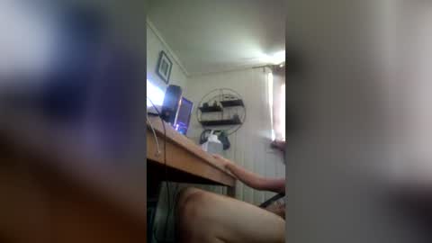 Snapshot of dirkdigglerofficial chatting on 07.04.26 dirkdigglerofficial online show from 07.04.26