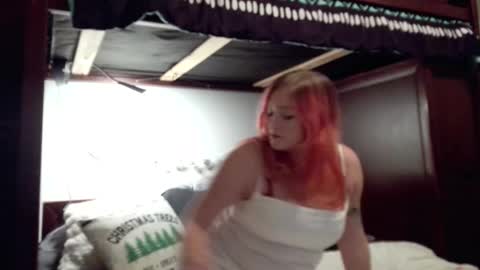 Snapshot of dirtydaisy1998 chatting on 12.15.25 Daisy Wylde online show from 12.15.25