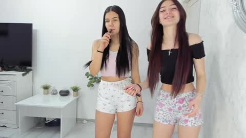 Gyna    Josie    online show from 03.07.25