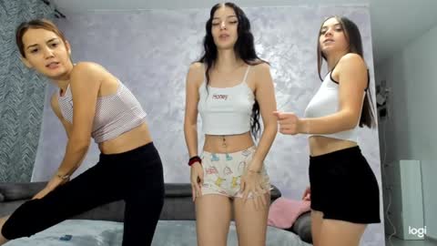 Gyna    Josie    online show from 09.14.25