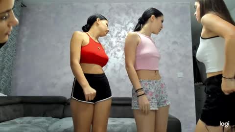 Gyna    Josie    online show from 10.18.25