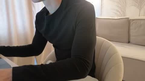 Snapshot of dirtyprettyboi chatting on 06.13.26 buy tokens with link online show from 06.13.26