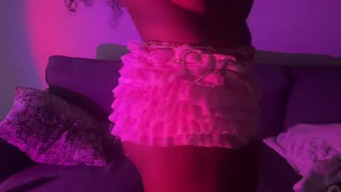 Snapshot of dirtysinsxoxo chatting on 06.19.26 dirtysinsxoxo online show from 06.19.26
