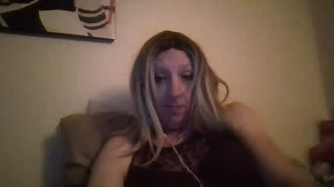 Snapshot of dispayter chatting on 07.12.26 Tomisha online show from 07.12.26