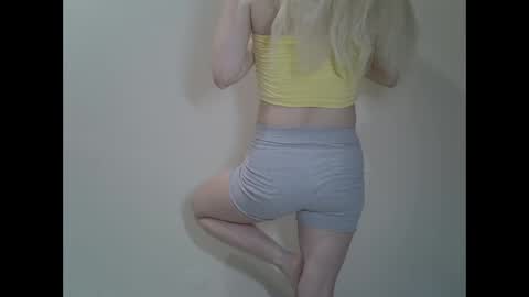 DitaMilton online show from 02.25.25