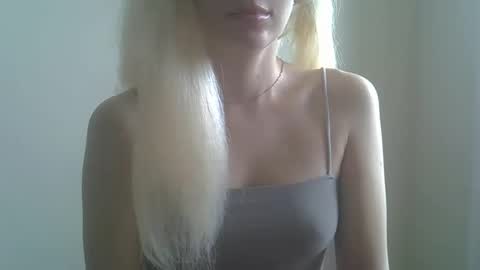 DitaMilton online show from 09.12.25