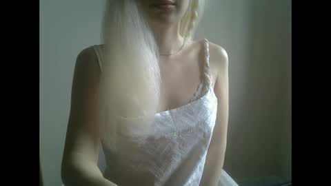 DitaMilton online show from 09.17.25