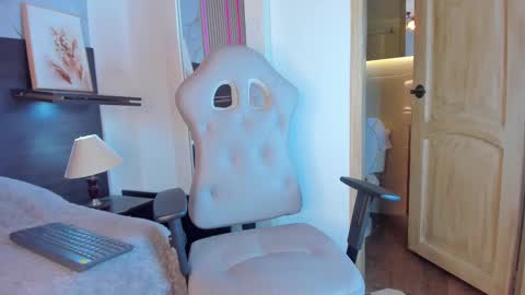 Alejandra online show from 02.18.25