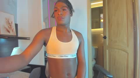 Alejandra online show from 02.22.25