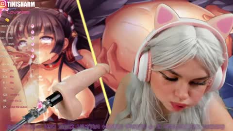 Snapshot of divacam chatting on 12.17.24 Tini online show from 12.17.24