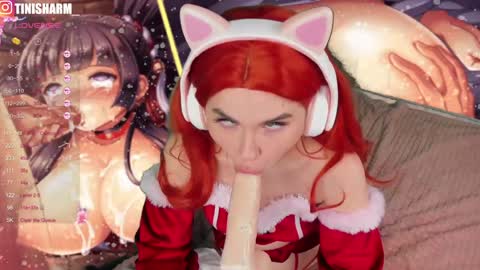 Snapshot of divacam chatting on 12.29.24 Tini online show from 12.29.24