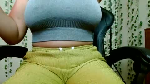 Snapshot of divadirty chatting on 01.21.25 Mari online show from 01.21.25