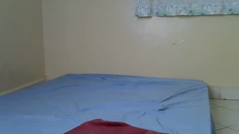 Snapshot of diverthinny chatting on 11.30.25 diverthinny online show from 11.30.25