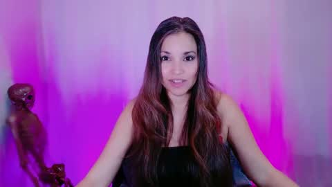 DivineLynn online show from 02.03.25