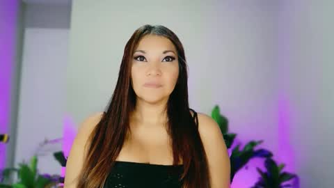 DivineLynn online show from 12.01.25