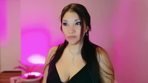 DivineLynn online show from 03.23.26