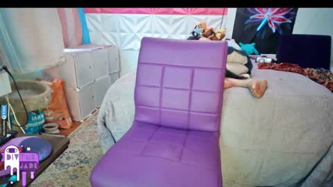 Jade Divyne online show from 12.15.24