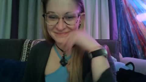 Snapshot of dixie_comanche chatting on 12.04.24 dixie_comanche online show from 12.04.24