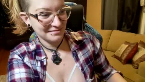 Snapshot of dixie_comanche chatting on 01.13.25 dixie_comanche online show from 01.13.25