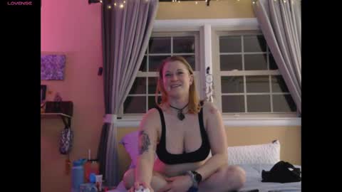 Snapshot of dixie_comanche chatting on 03.10.25 dixie_comanche online show from 03.10.25