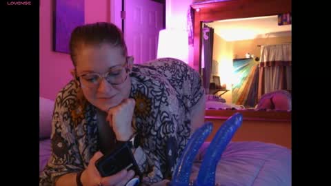 Snapshot of dixie_comanche chatting on 03.11.25 dixie_comanche online show from 03.11.25