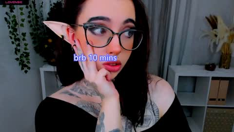 dixipixi_ online show from 12.30.24