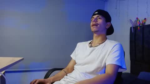 Snapshot of dj__bigd chatting on 10.13.25 big d B online show from 10.13.25