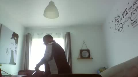 Snapshot of djeauzy77 chatting on 04.13.26 djeauzy77 online show from 04.13.26