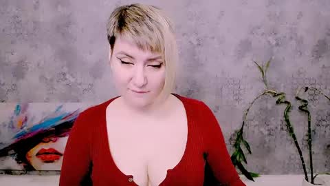 Snapshot of djullia chatting on 04.17.26 djullia online show from 04.17.26