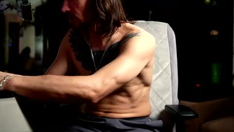 Snapshot of dl_raven chatting on 05.22.26 Silverhand online show from 05.22.26