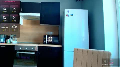 Snapshot of do_u_want_alice chatting on 02.25.26 Alice online show from 02.25.26