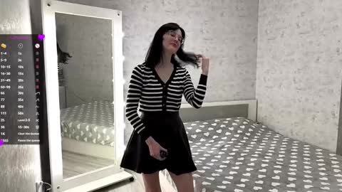 Snapshot of dodiebabikian chatting on 10.03.25 Annie PVT IS OPEN online show from 10.03.25