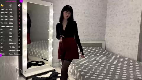 Snapshot of dodiebabikian chatting on 10.05.25 Annie PVT IS OPEN online show from 10.05.25