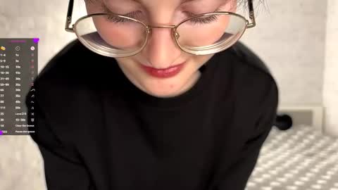 Snapshot of dodiebabikian chatting on 10.17.25 Annie PVT IS OPEN online show from 10.17.25