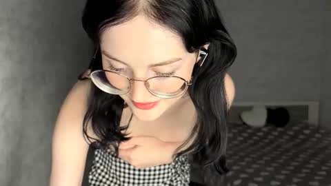 Snapshot of dodiebabikian chatting on 10.22.25 Annie PVT IS OPEN online show from 10.22.25